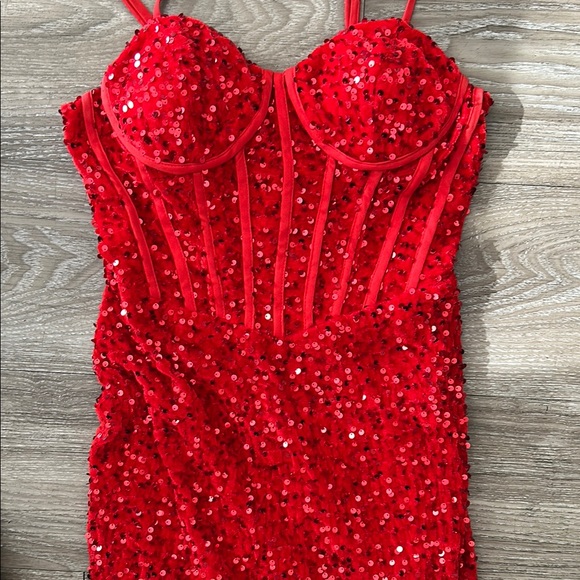 Elegant Red Sequin Prom Dress